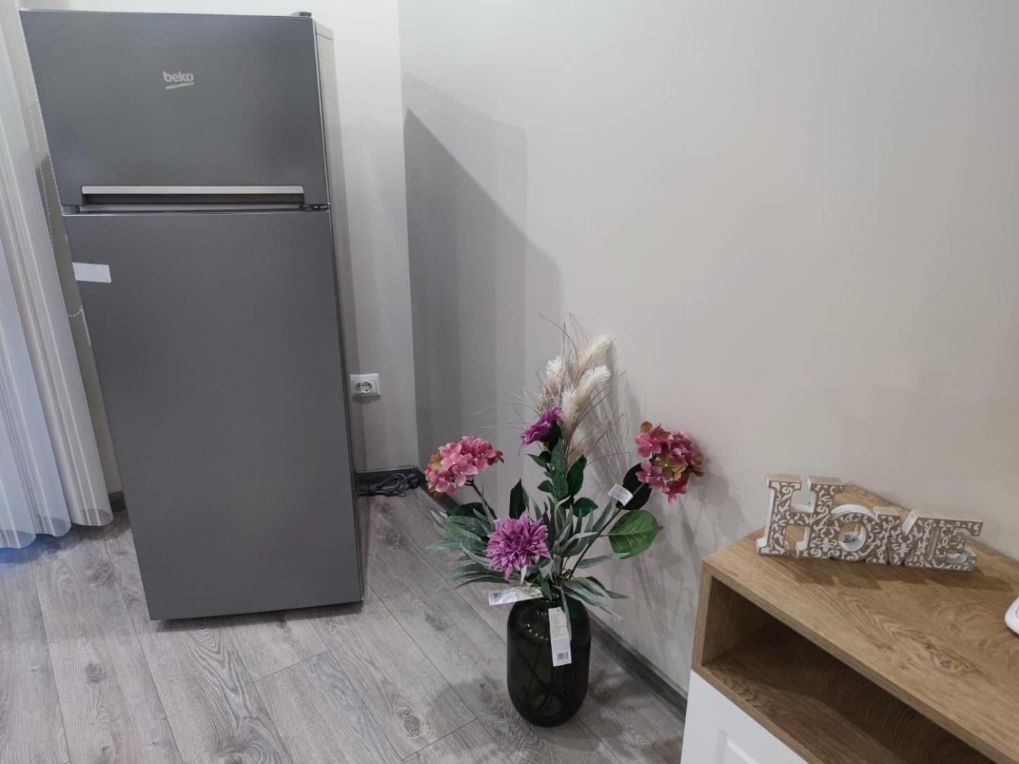 Flowers Apartment Dobrich Exterior photo