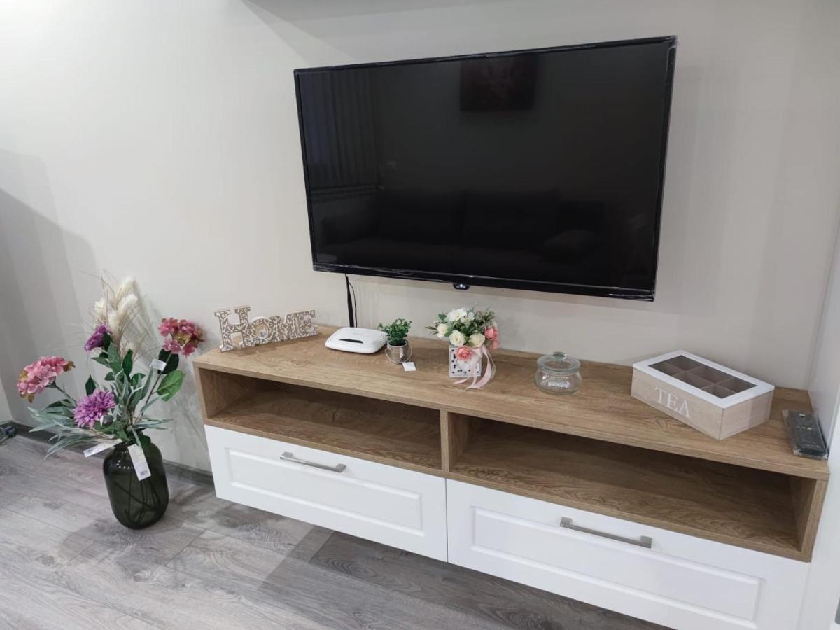 Flowers Apartment Dobrich Exterior photo